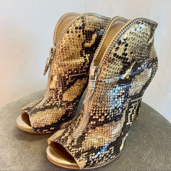 Guess brown tan Conroe Zippered Booties Snake Print Size 7.5M - Picture 4 of 10